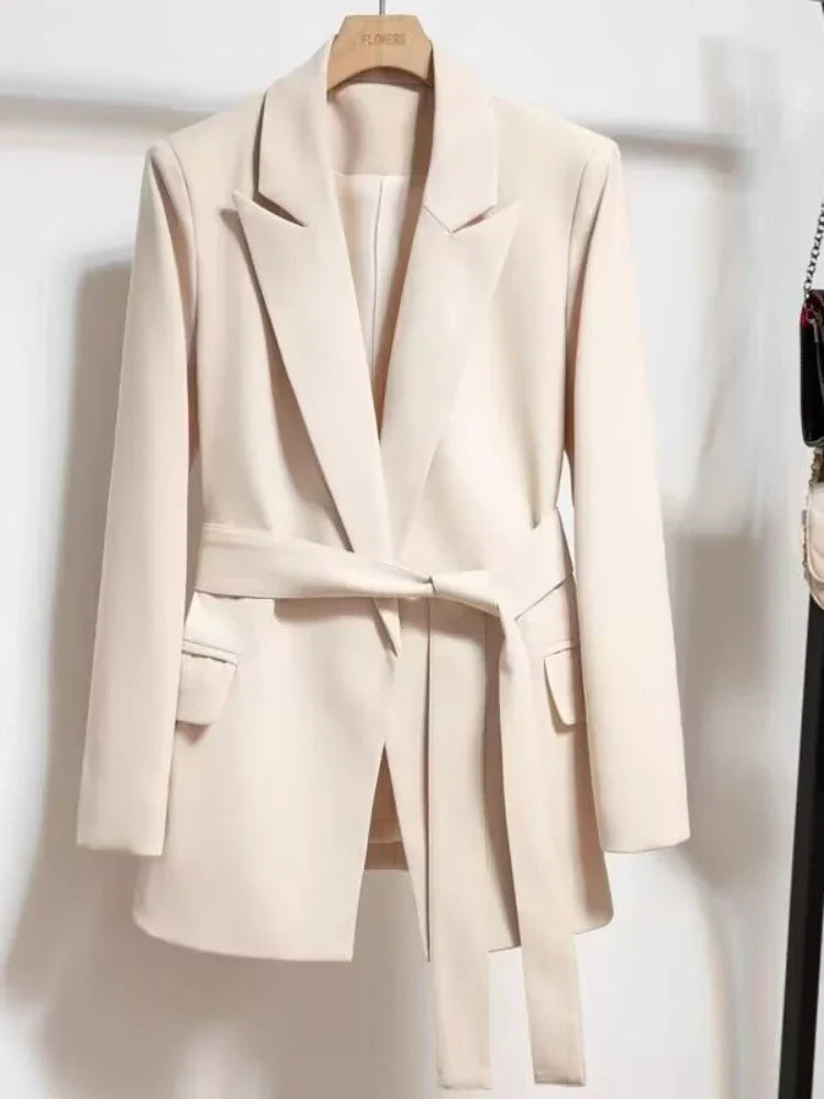 Ximena | Blazer con Cinturón y Corte Estilizado